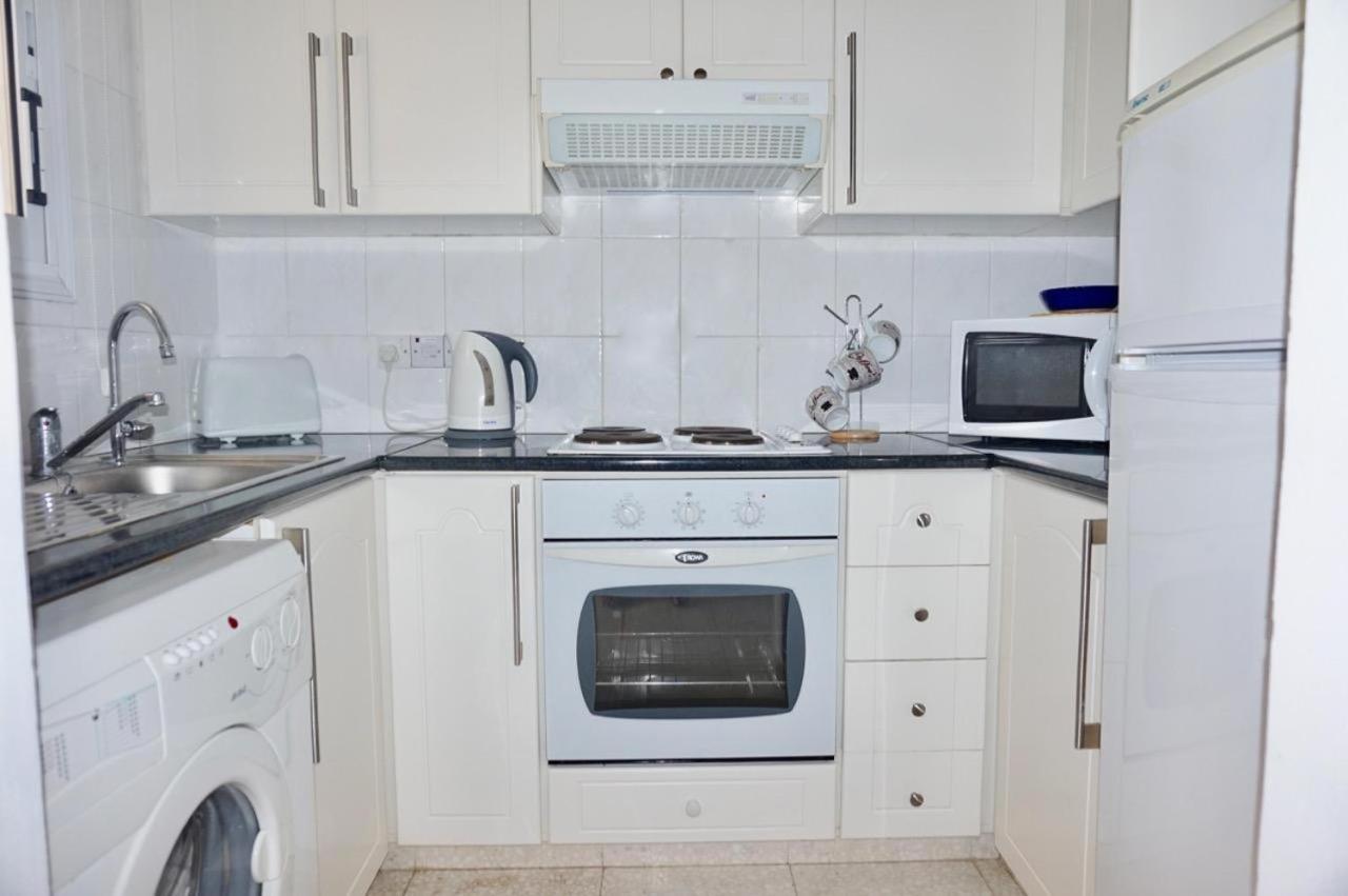 Modern Sea View Apartment Regina Gardens Paphos Luaran gambar